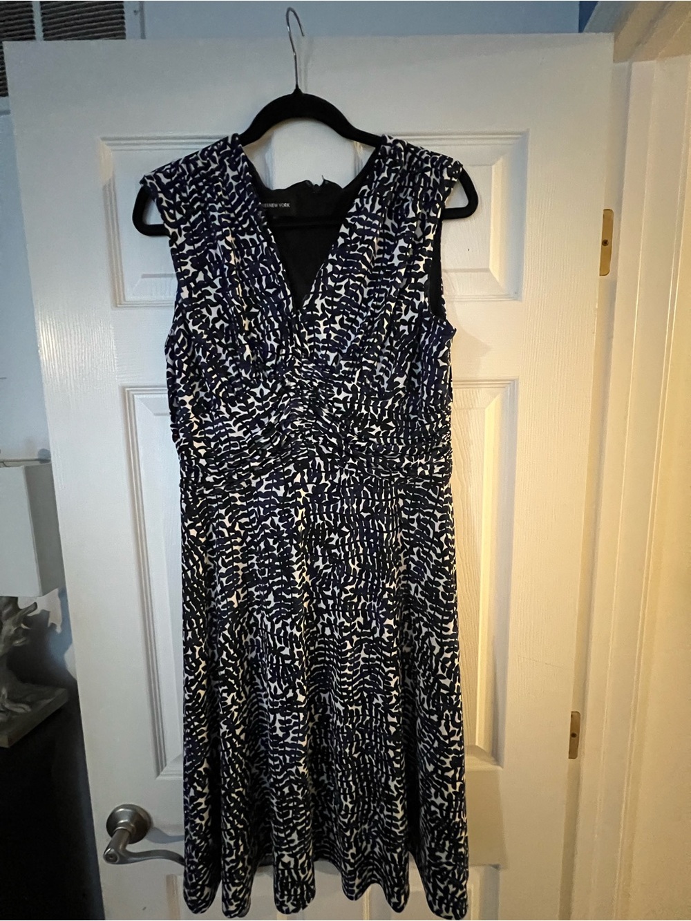 Jones New York Navy and White V-Neck Sleeveless Midi Dress